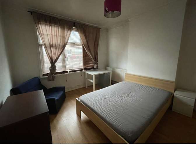 Lisa's room