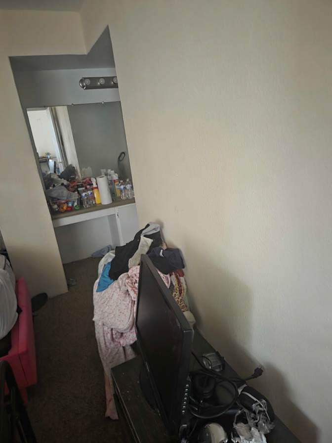 christian fuller's room