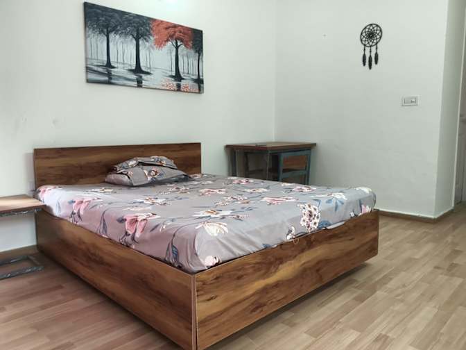 Divyanshi's room