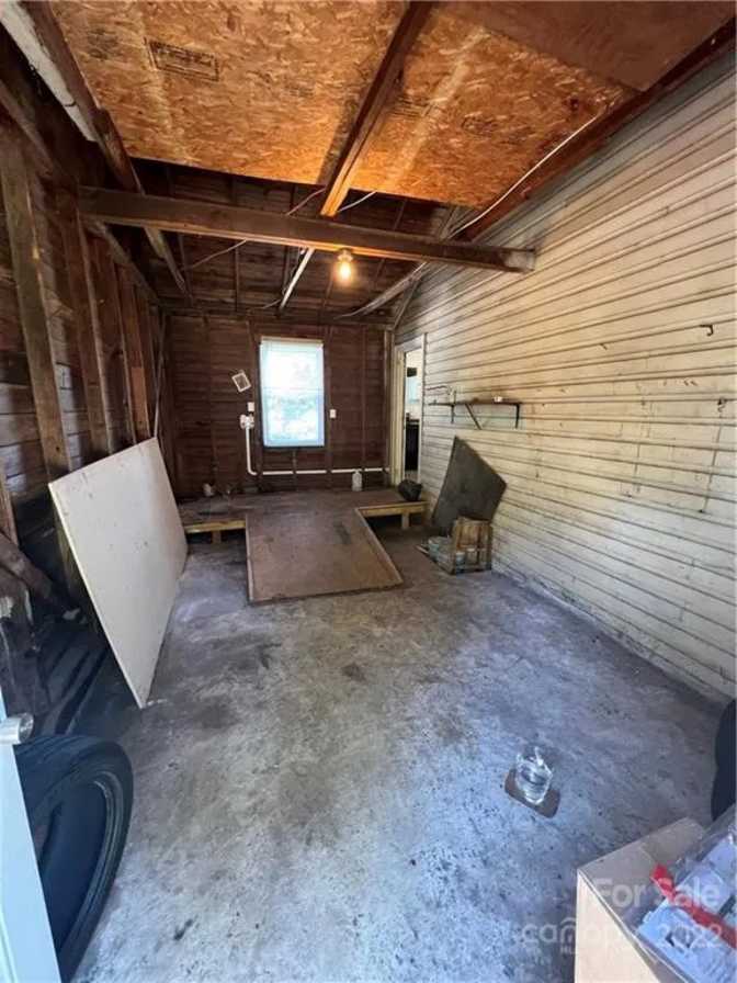 Alcove Rooms's room