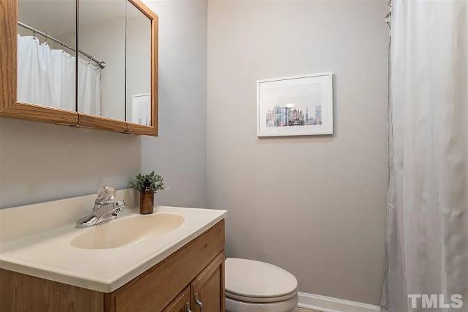 Alcove Rooms's room