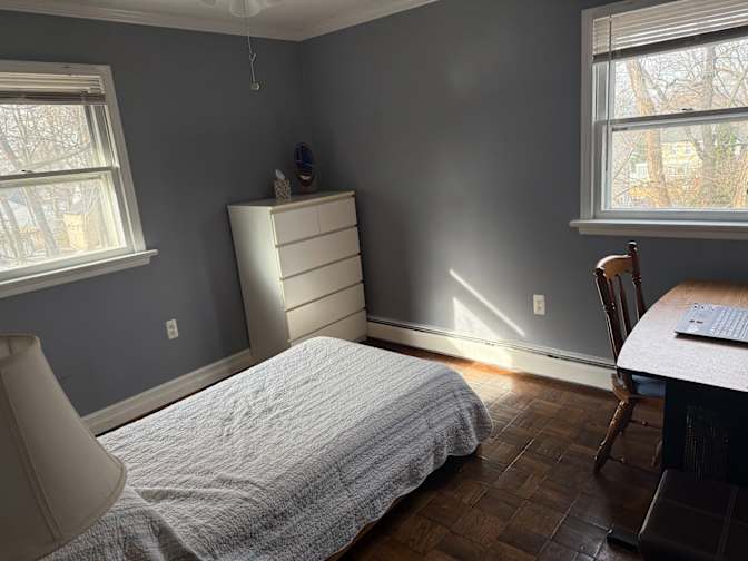Suffern House's room