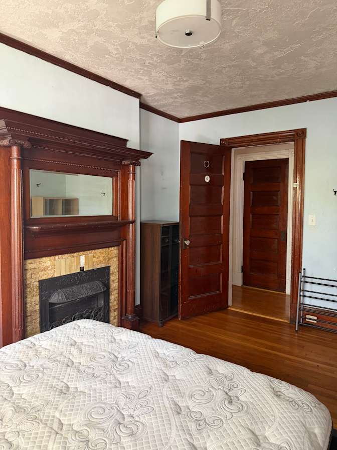 Erika San Miguel's room