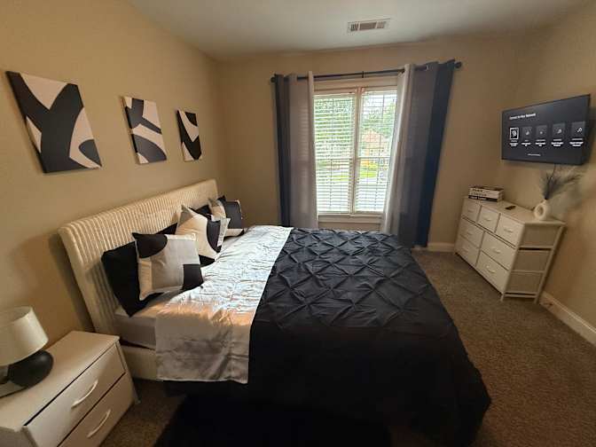 Amoya's room