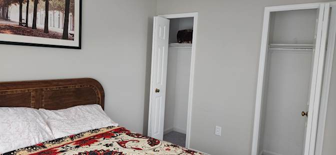 Two Rooms in Tacketts Mill - Lake Ridge, VA's room
