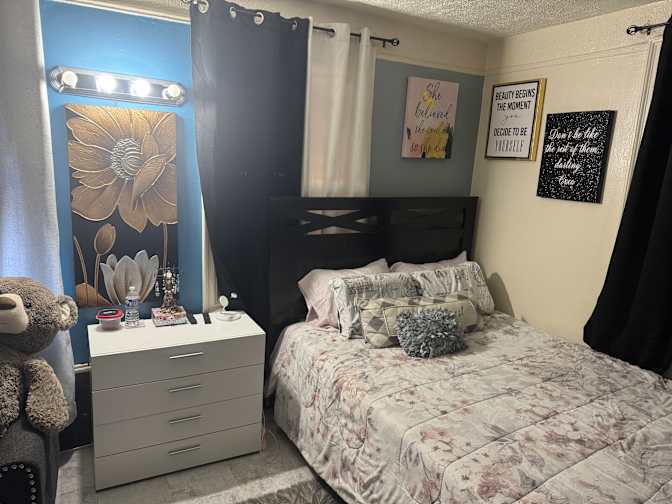 Eriadna Vasquez's room