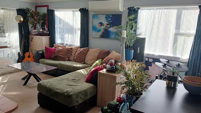 JEREMY's room