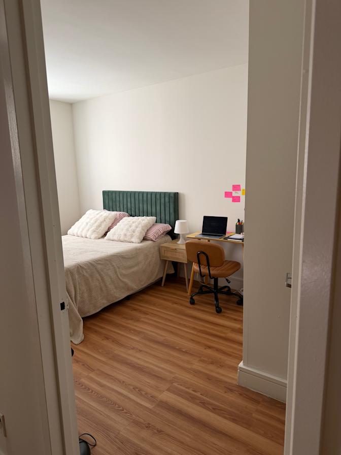 Eva's room