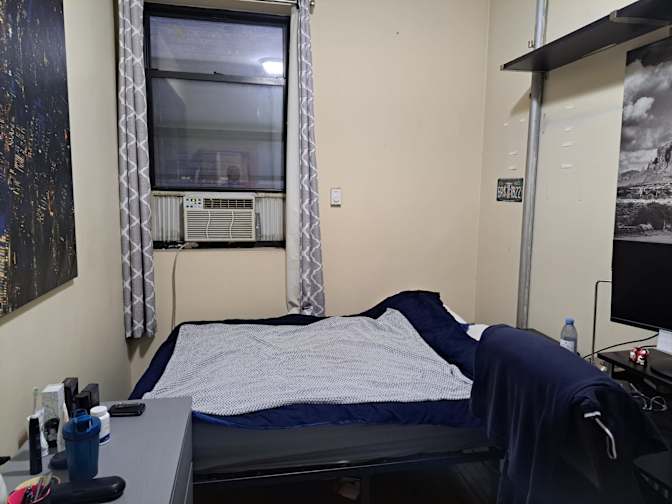 Juan's room