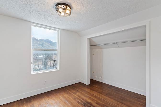 KristyAnna Elzinga's room