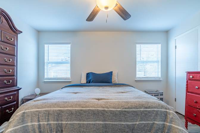 Alcove Rooms's room