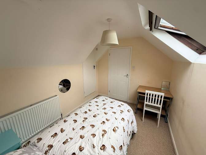 CLEETRUE GEETHAN's room
