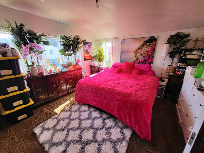Montanatitleco.'s room