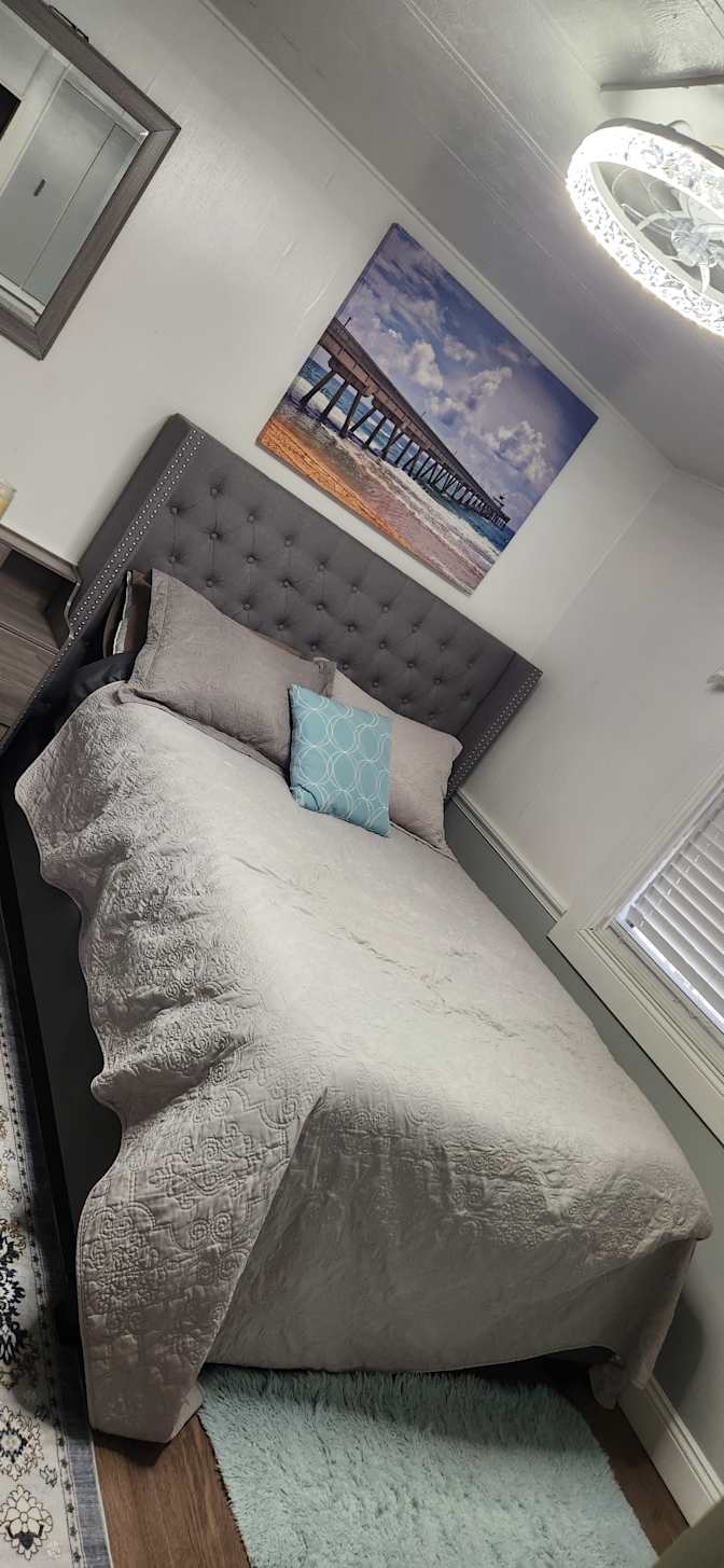 Simona's room