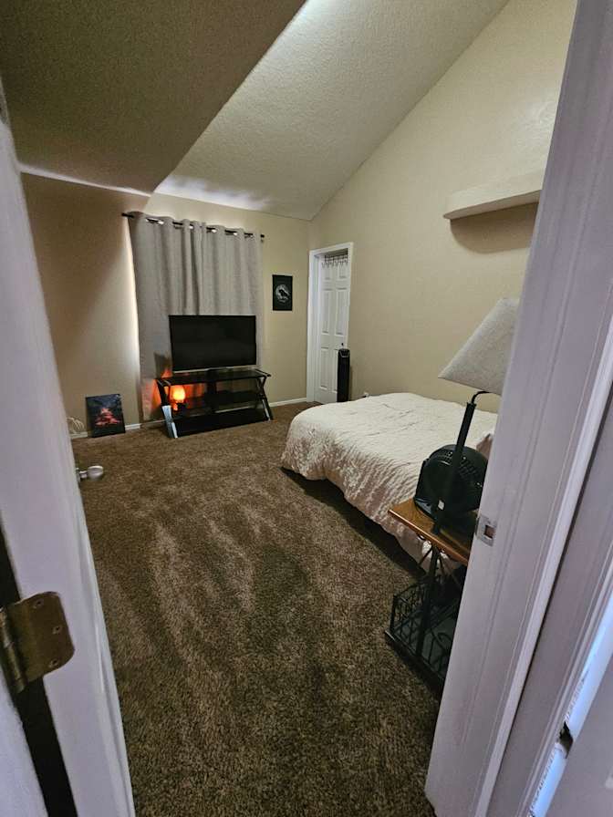 Alexis's room