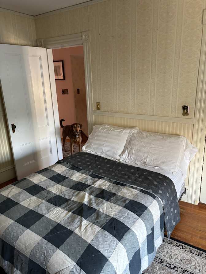 Tom's room