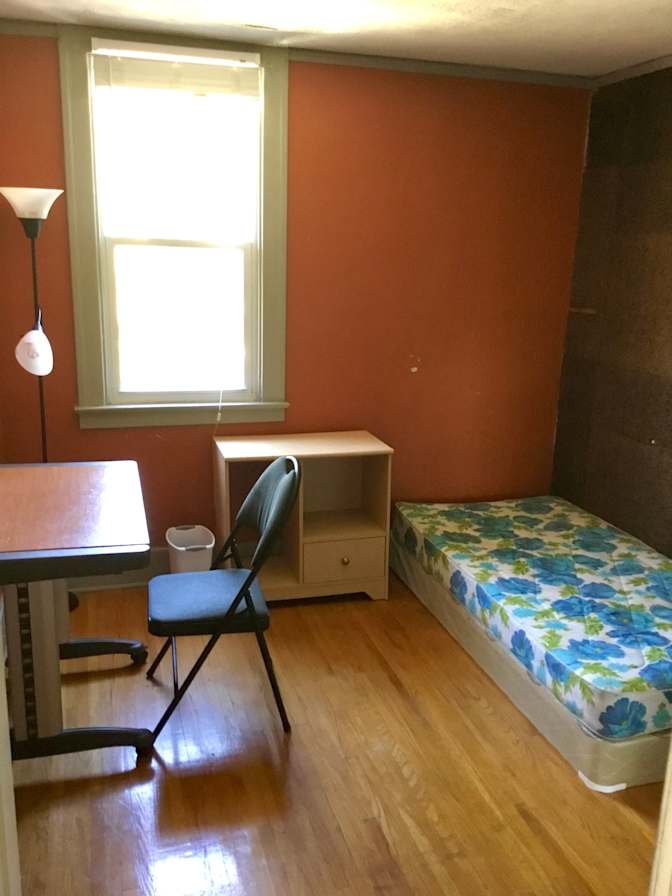 Thomas's room