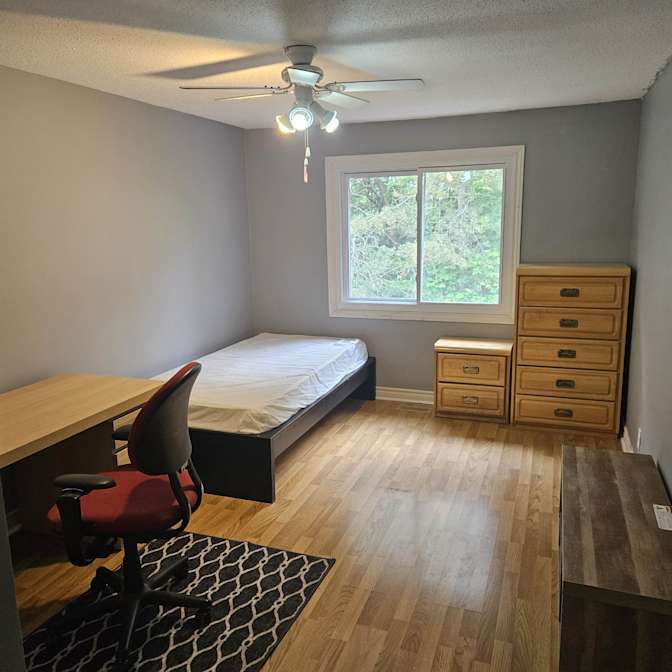 MARTIN LANDRIAULT's room
