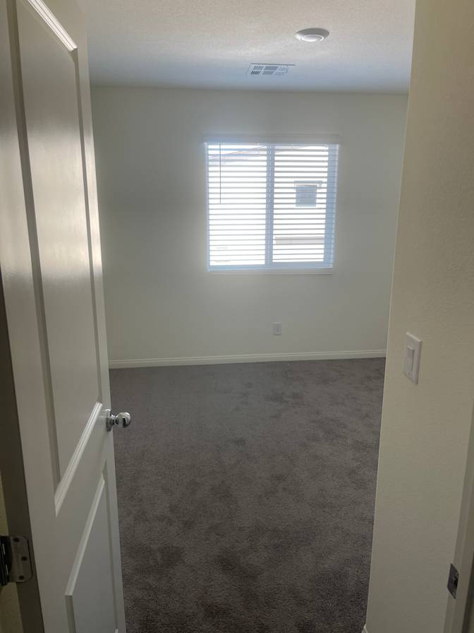 Suavek's room