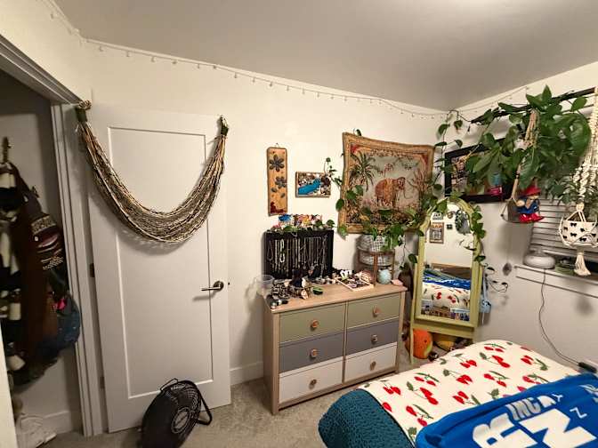 Gwen's room