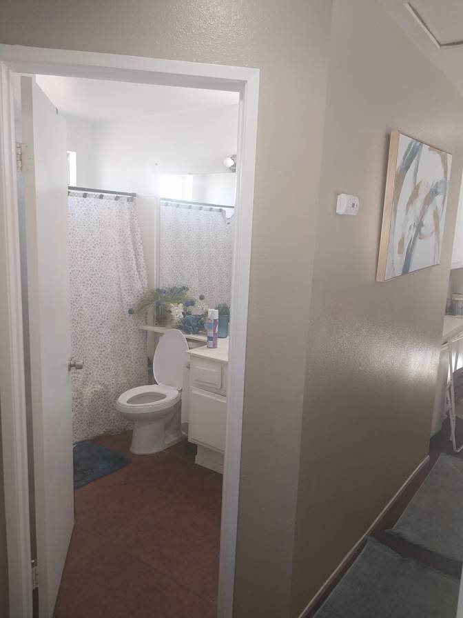 Perris ca's room