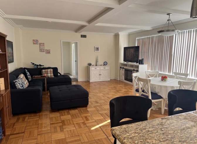 JENNIFER Lok's room