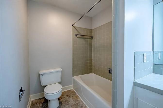 Alcove Rooms's room