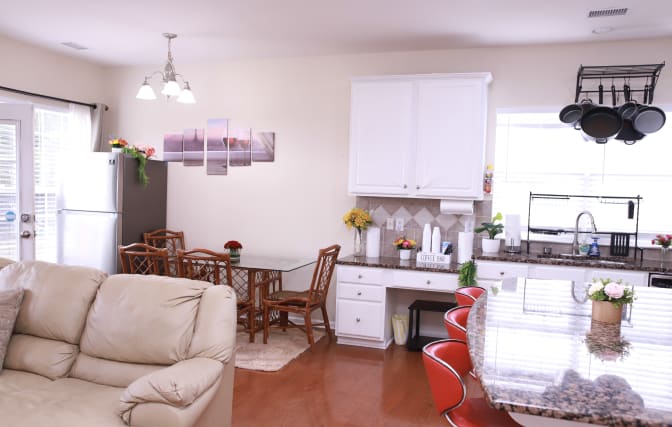 Alcove Rooms's room