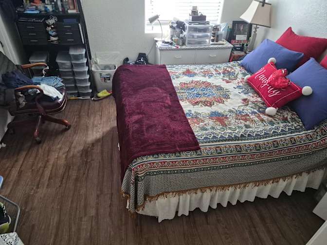 Francisco's room