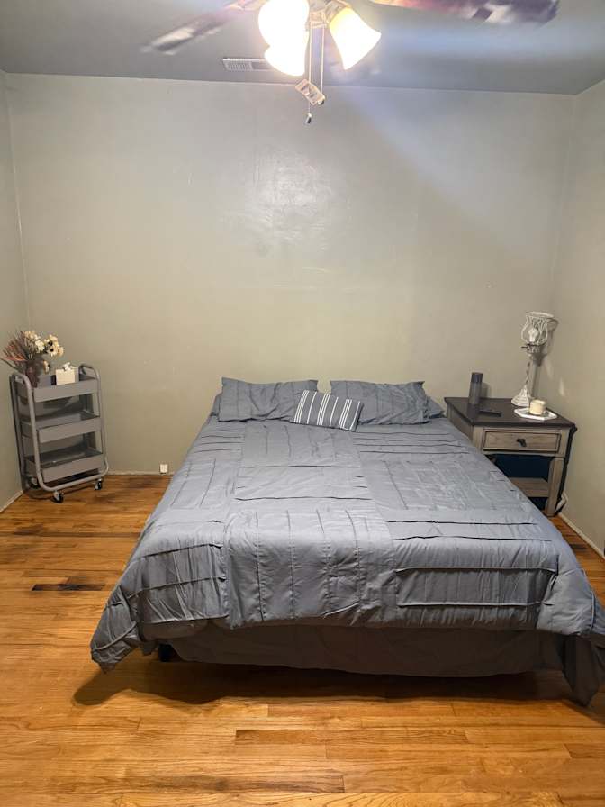 Kirstina L Hicks's room