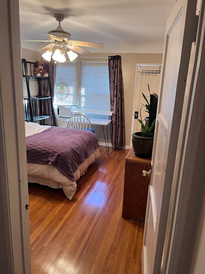 Tom's room