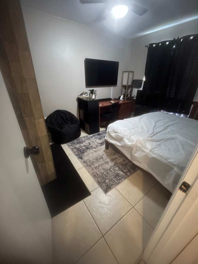 Nollis Brissett's room