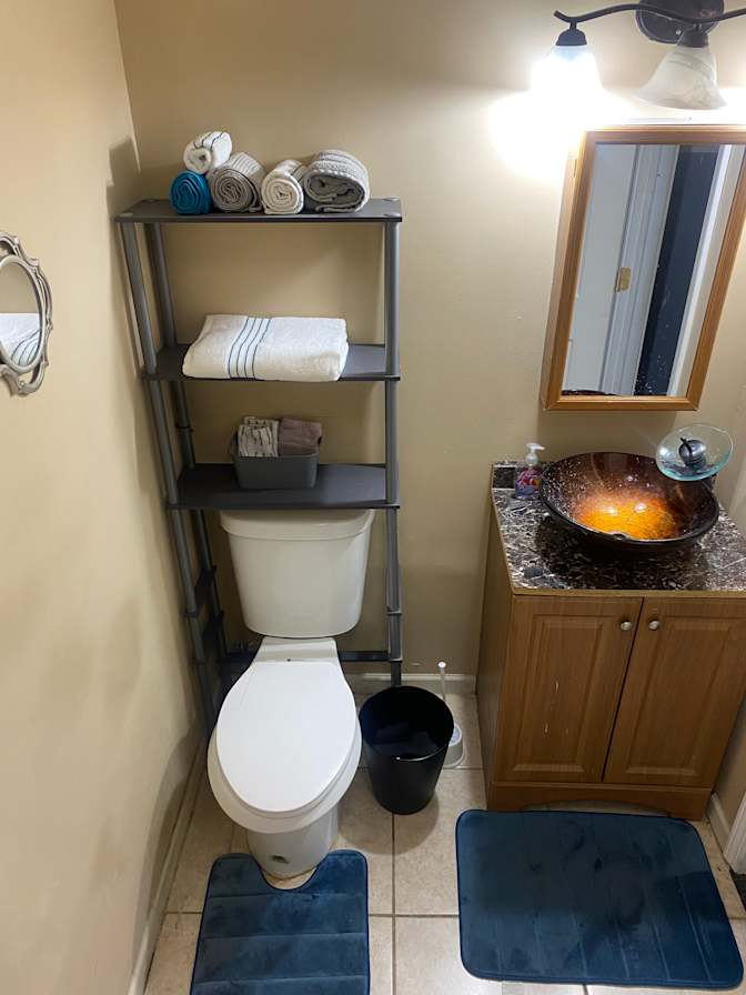 Dee's room