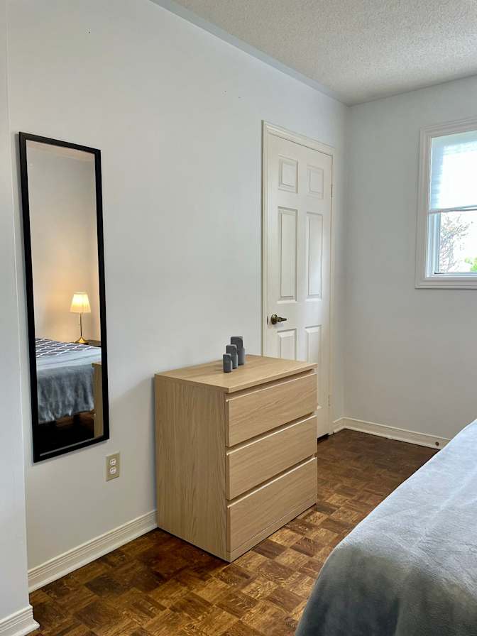 Ali's room