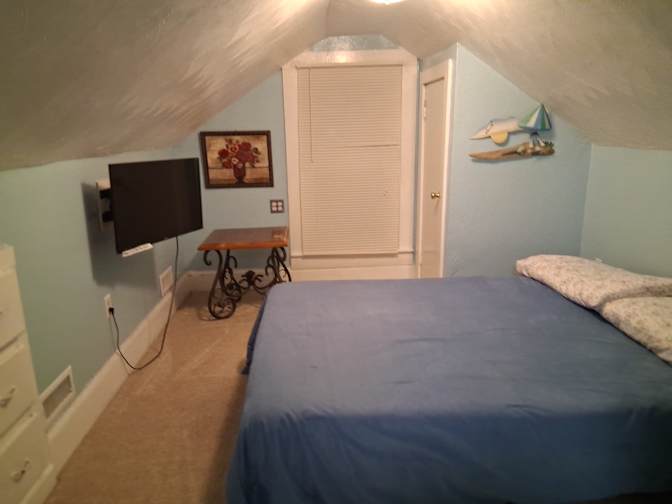Glenda Elkins's room