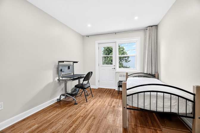 Thuy's room