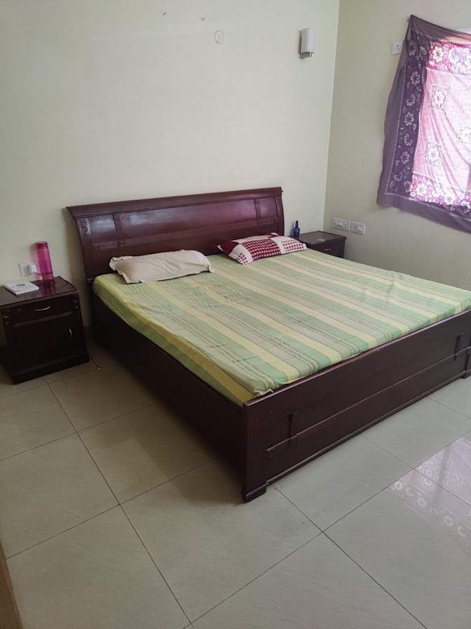 Hetarth Jain's room