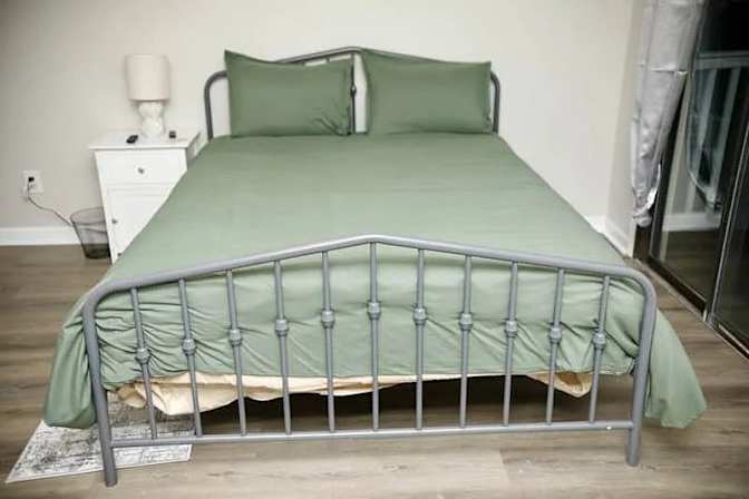 Alcove Rooms's room