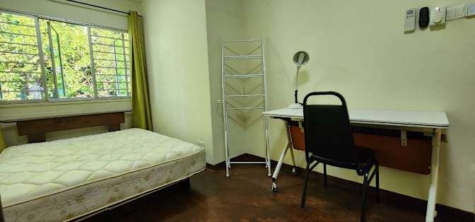 Zaris's room