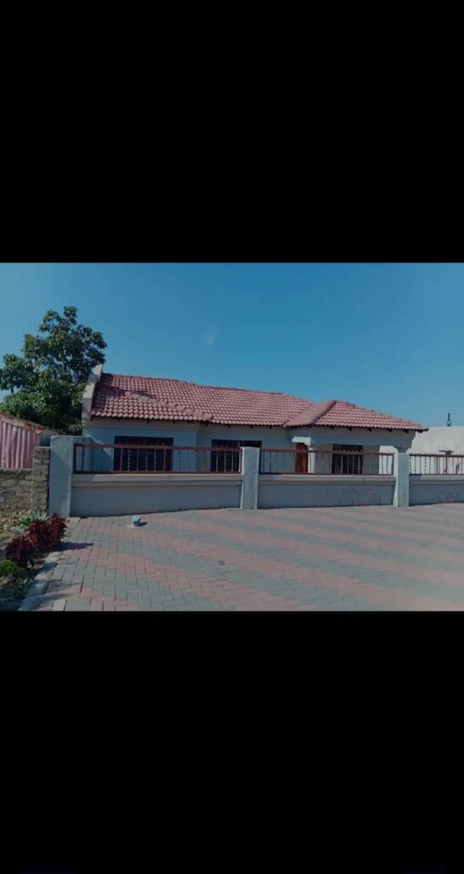 ZwelakheSamuel Msiza's room
