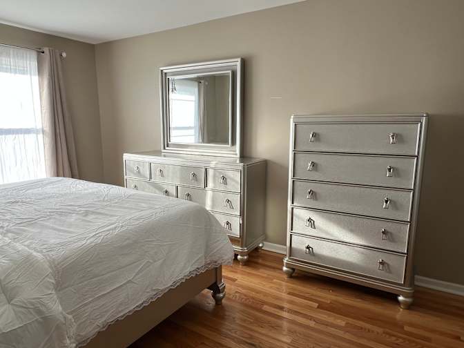Geno's room