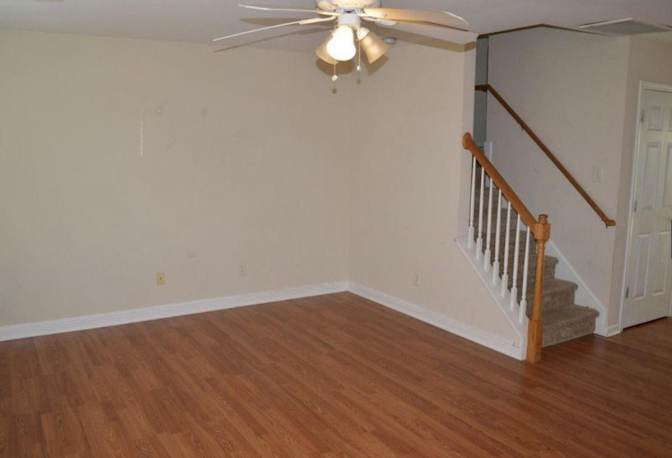 Alcove Rooms's room