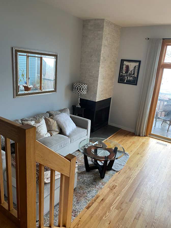 Dee's room