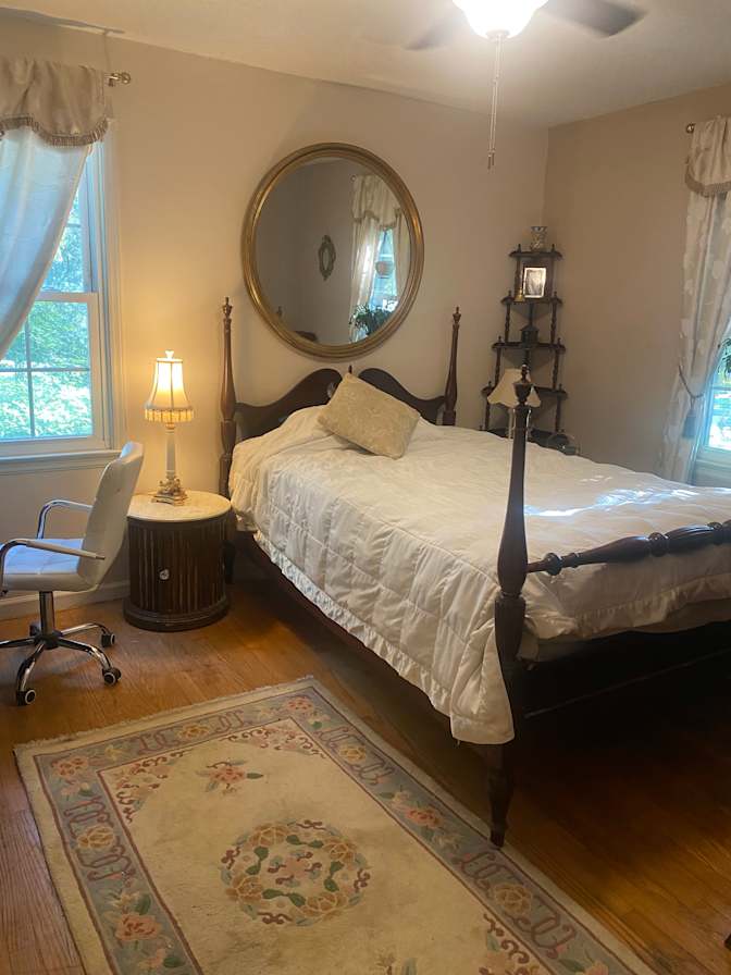 John V Mahan's room