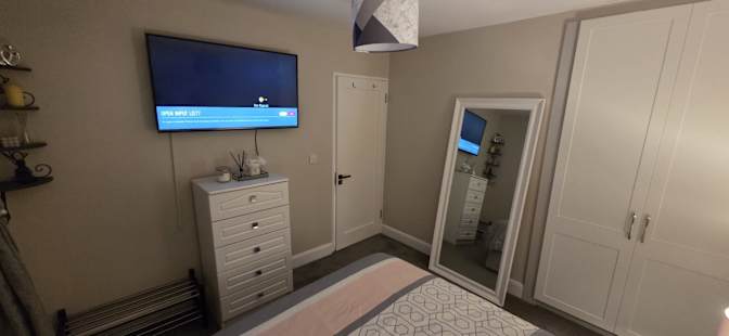 Dee's room