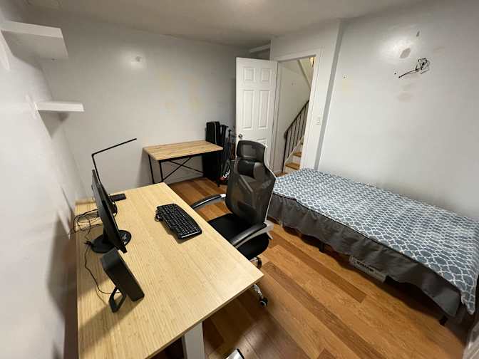 Federico's room