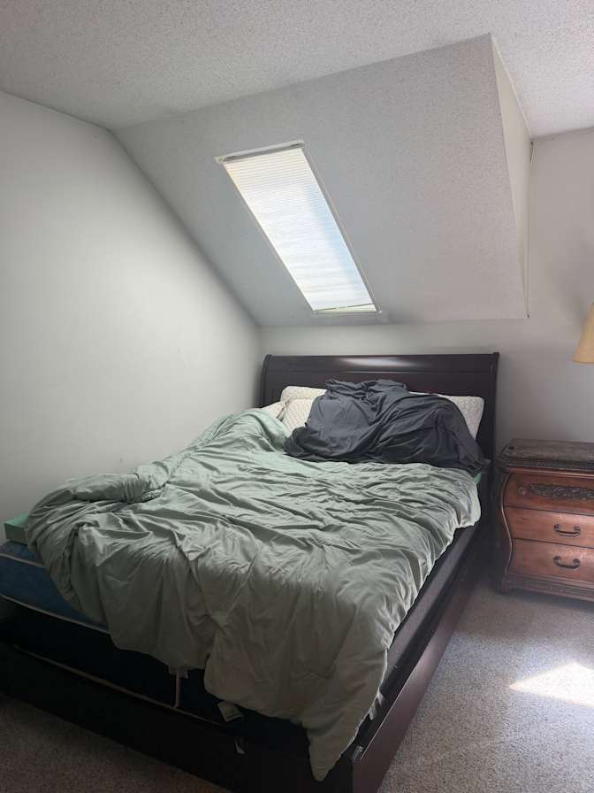 ENE M IGOMU's room