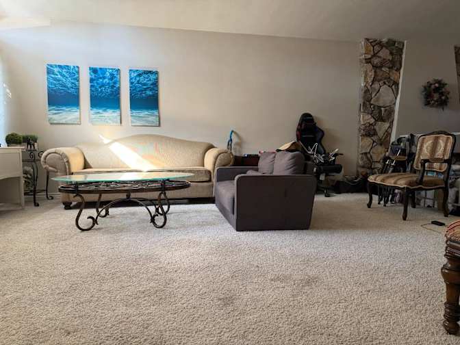 Sung's room
