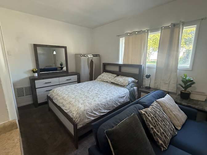 Raul's room