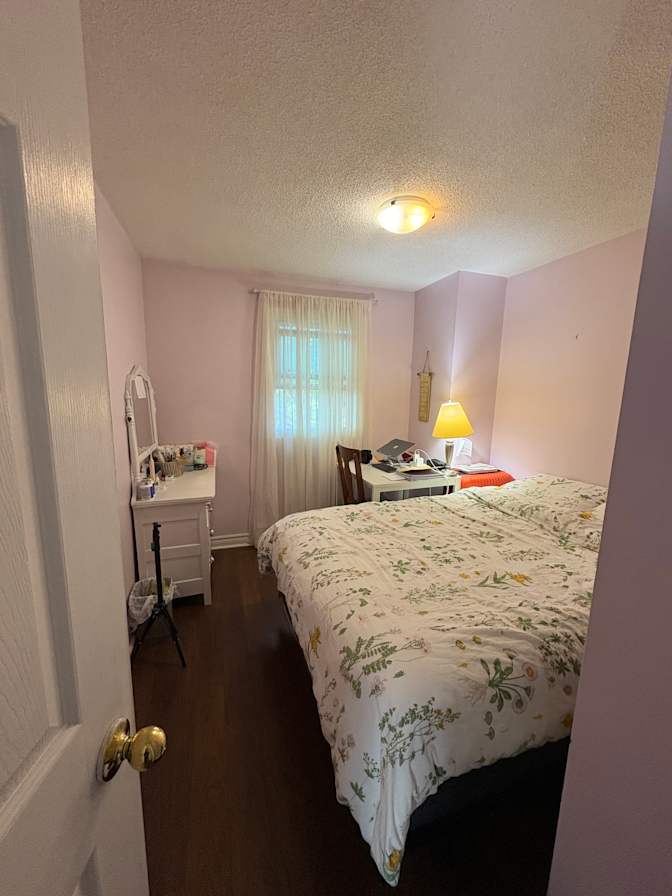 Suzy's room
